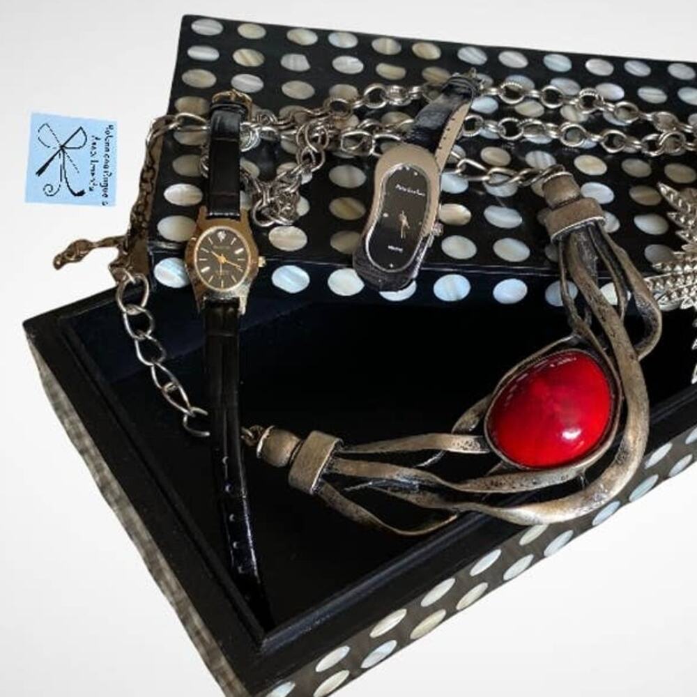 Main Line Time Quartz Wristwatch and Bold Statement Necklace Bundle